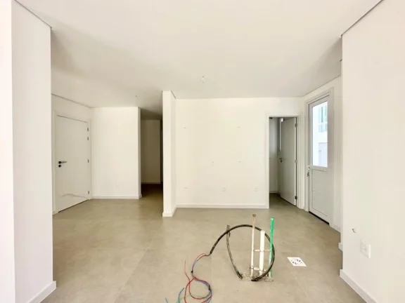 Imagem Casa 4 Dormitórios - Bairro Navegantes