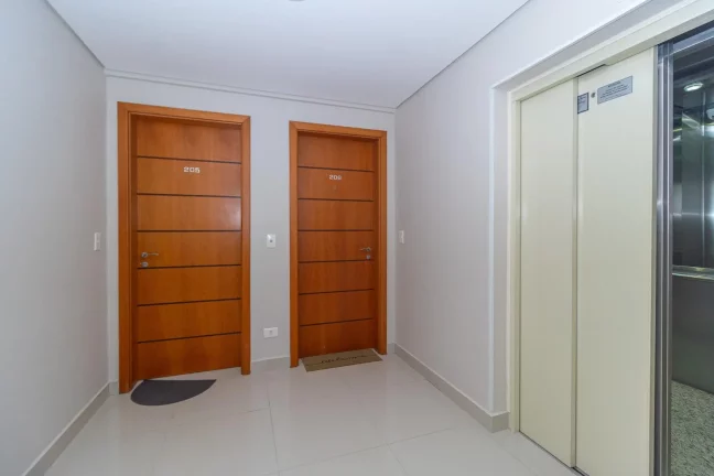 Imagem Apartamento de 2 quartos no bairro Água Verde