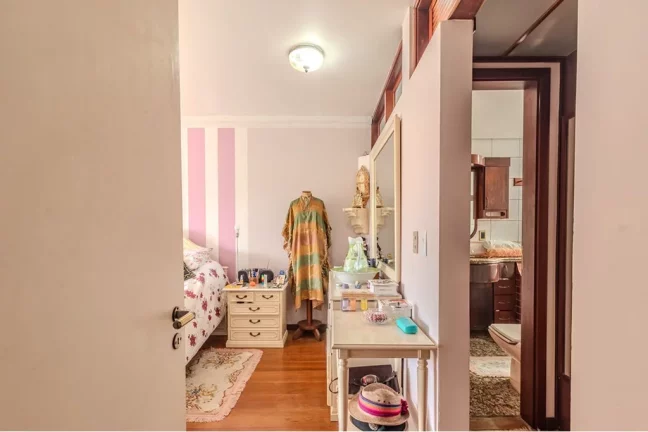 Imagem Casa à venda no bairro Chácara das Pedras - Porto Alegre/RS