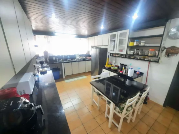 Imagem Casa à Venda, 327 m², 6 Dormitórios, (1 Suíte), Trindade, Florianópolis/SC