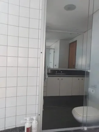 Imagem Apartamento no Buritis em rua tranquila. 1 por andar com elevador 4 quartos 3 vagas. Ao lado da Mata...