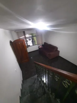 Imagem Sobrado à venda em Santo André-SP, bairro Jardim Las Vegas, 3 quartos, 1 suíte, 3 banheiros, 2 vagas de garagem, 185m².