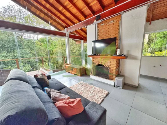 Imagem Linda casa de vidro à venda no Clube da Montanha, em Atibaia