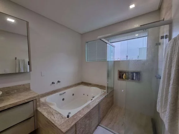 Imagem Linda Casa Alto Padrão de 460m2 à Venda, 4 Suítes, Bairro Pedra Branca em Palhoça, SC.