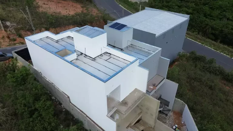 Imagem PLACA FOTOVOLTAICA FUNCIONANDO+3QUARTOS+SUÍTE+4VAGAS+ILUMINAÇÃO
