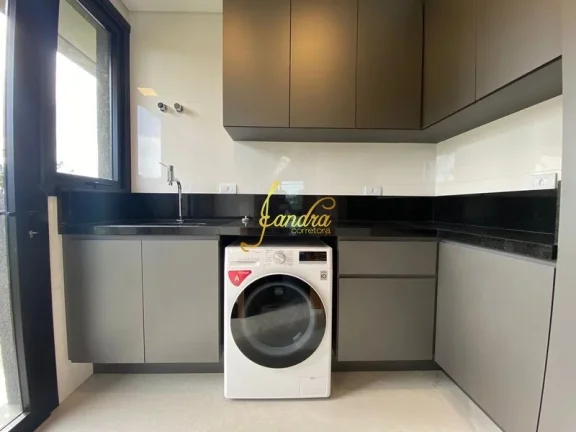 Imagem Sobrado contemporâneo no condomínio Sense com 6 suítes