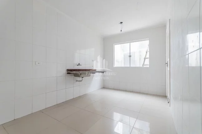 Imagem Casa com Terreno de 70m² e 101m²de área útil São 3 Dormitórios, 2 Banheiros, Sacada, 2 Vagas, Quintal no Bairro Casa Branca, Santo André