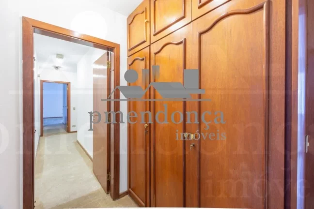 Imagem Apartamento alto padrão em Higienópolis com 230m², 3 suites e 3 vagas.