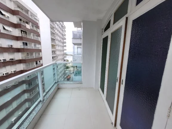 Imagem PITANGUEIRAS – CALÇADÃO COM MARAVILHOSA VISTA AO MAR, AMPLO APARTAMENTO COM 100 M² ÚTEIS, 01 VAGA DE GARAGEM NO PRÉDIO, LOCALIZAÇÃO PRIVILEGIADA.