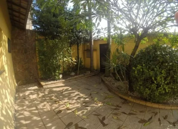 Imagem CASA COM 158 m² - -