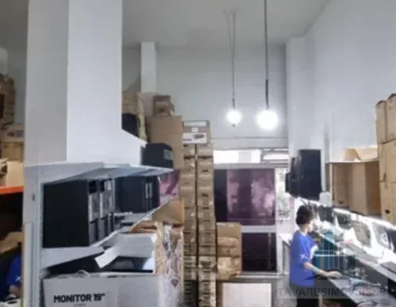 Imagem Oportunidade Incrível! Galpão/Depósito/Armazém à Venda na República por R$570.000!