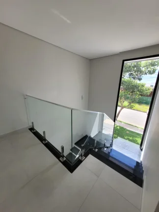 Imagem Casa de Luxo no Condomínio Parque Ibiti Reserva em Sorocaba-SP: 3 Quartos, 1 Suíte, 2 Salas, 3 Banheiros, 2 Vagas de Garagem - 218m².