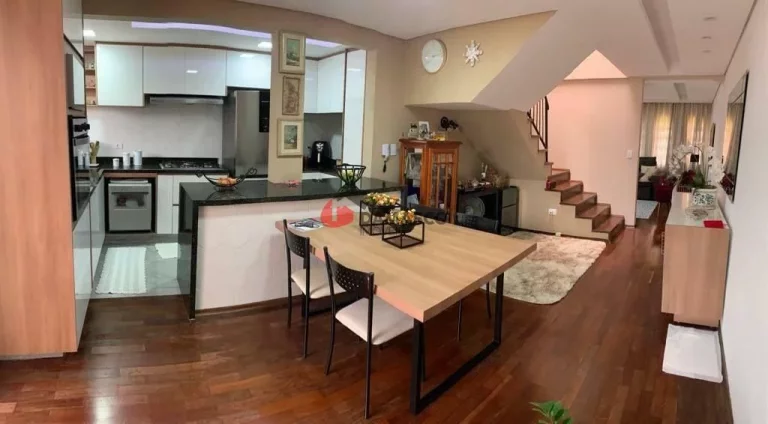 Imagem Sobrado à venda 3 Quartos, 1 Suite, 4 Vagas, 220M², Santa Maria, São Caetano do Sul - SP