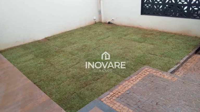 Imagem Casa com 3 dormitórios à venda, 182 m² por R$ 900.000,00 - Jardim Morumbi - Itumbiara/GO