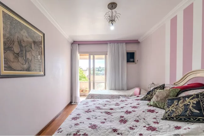 Imagem Casa à venda no bairro Chácara das Pedras - Porto Alegre/RS