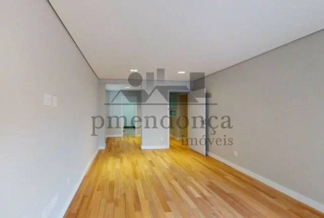 Imagem Apartamento reformado, com 295 m2 3 dormts, 1 suite, 1 vaga ao lado shopping