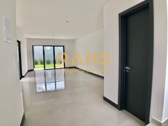 Imagem Sobrado Alto padrão a venda com 160,87 m² de área construída, 1 suíte e 2 quartos a venda no me...