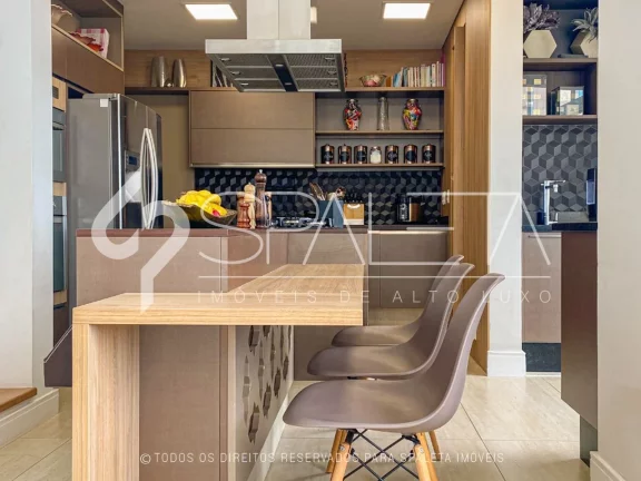 Imagem Mansão elevada, mobiliada, decorada e com vista fabulosa para a Serra do Japi à venda no Grand Garden Residence