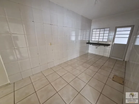Imagem Casa para Venda em Aparecida de Goiânia, Independência, 3 dormitórios, 1 suíte, 2 banheiros, 2 vagas