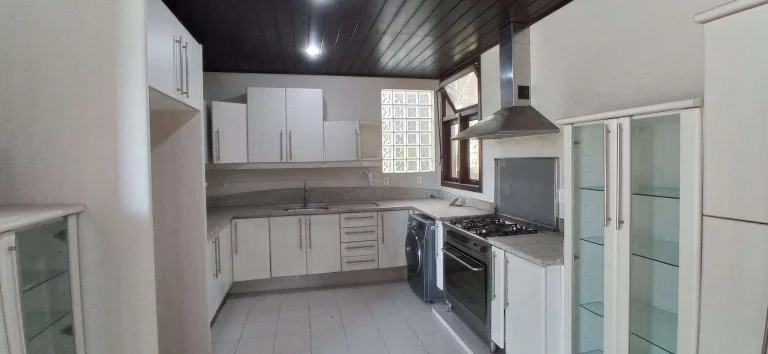 Imagem Casa com 4 dormitórios (2 suítes) à venda, 326 m² - Lagoa da Conceição - Florianópolis/SC (TRAPICHE EXLUSIVO COM ACESSO À LAGOA)