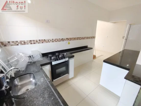 Imagem Casa em Condomínio para Locação em Praia Grande-SP no Bairro Sítio do Campo: 2 Quartos, 1 Sala, 1 Banheiro e 1 Vaga de Garagem!