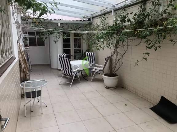 Imagem Linda Casa no Boqueirão com 200m²,sendo 4 dormitórios e 1 suíte, vaga para dois carros com quintal grande
