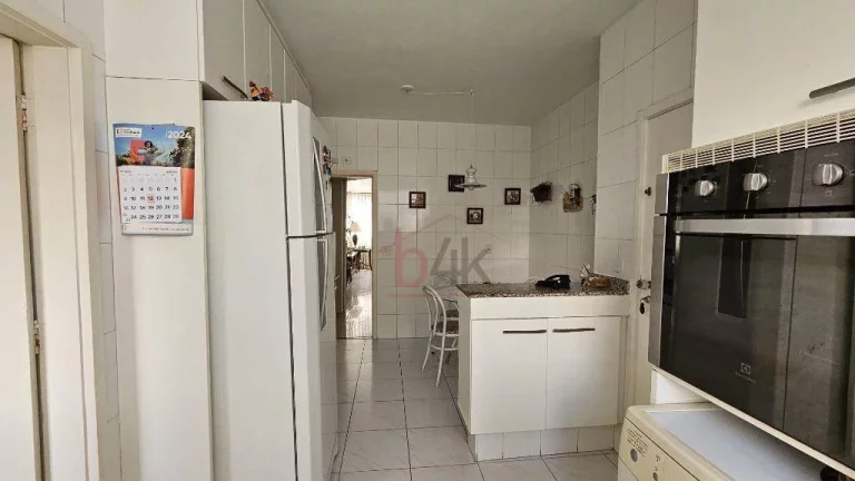 Imagem Apartamento com 131m² mobiliado à venda em Moema.