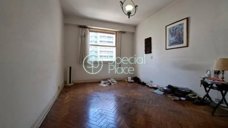 Imagem Excelente apartamento com 150m² no Jardim América. Amplo living para dois ambientes, sala de janta...