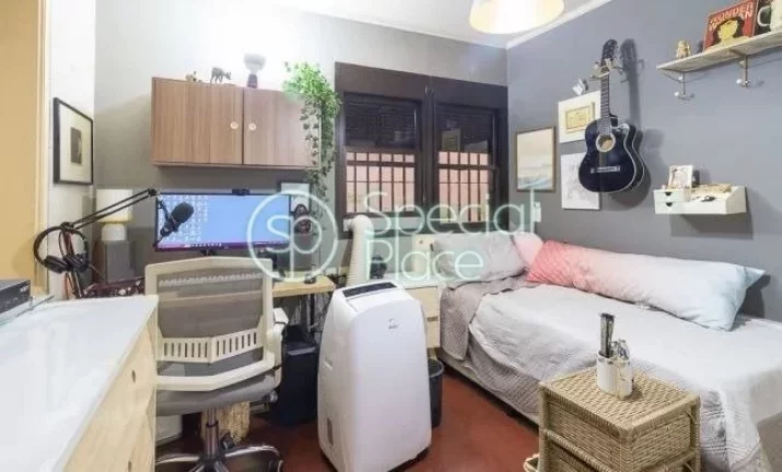 Imagem Oportunidade para reforma em Moema Pássaros Apartamento para reforma com ótima planta, sala bem am...