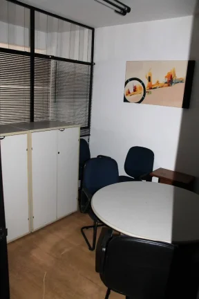 Imagem Sala Comercial 36 m² 200 metros do Metro Se Toda Mobiliada
