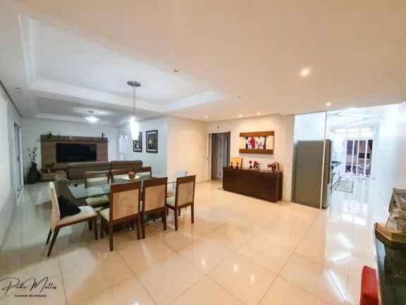 Casa com 3 Quartos à Venda, 260 m² em Nova Piracicaba - Piracicaba