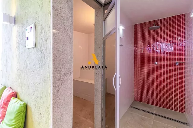 Imagem Apresentamos este triplex de 595m² no Humaitá