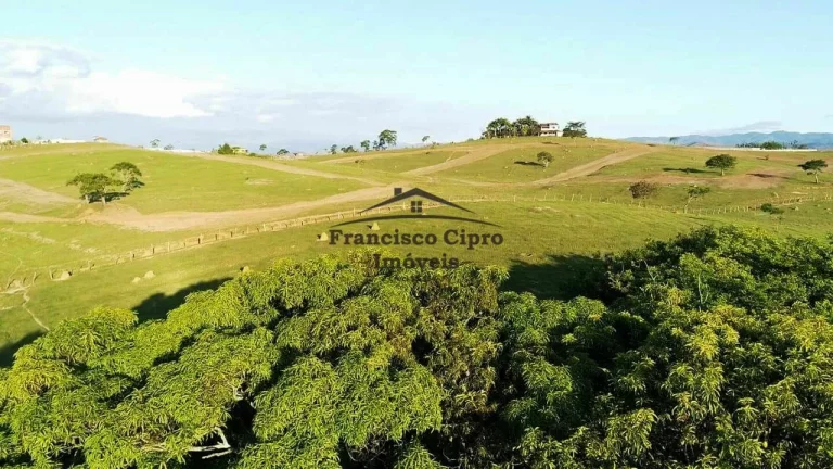 Imagem Terreno em Condomínio à venda em Guaratinguetá/SP