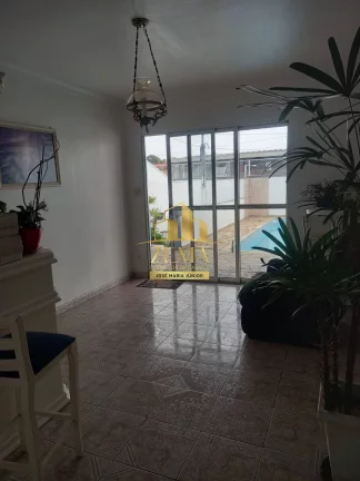Imagem Casa com 215 m2 constr, 03 dorms, piscina, churrasqueira, sobrado edícula