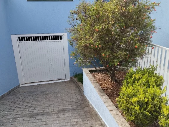 Imagem Sobrado com 188 metros quadrados de área construída, com sala para dois ambientes, sanca no teto, ...