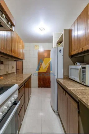 Imagem Casa Alto Padrão com 3 suítes e lazer completo em localização estratégica