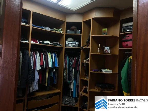 Imagem Sobrado no Bairro Campestre em Santo André com 3 suites e 5 vagas.