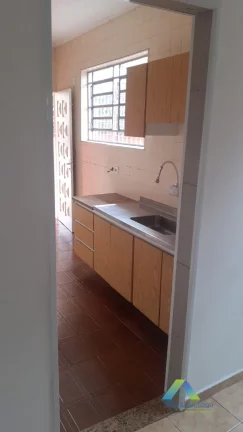 Imagem CASA TÉRREA COM 4 DORMITÓRIOS, 5 VAGAS E PISCINA EM JARDIM DA SAÚDE/SP!