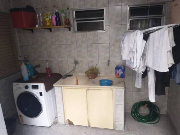Imagem Sobrado Jardim Santa Edwiges - 140M², 5 Dorms, 1 Suíte, 4 Vagas, Varanda.