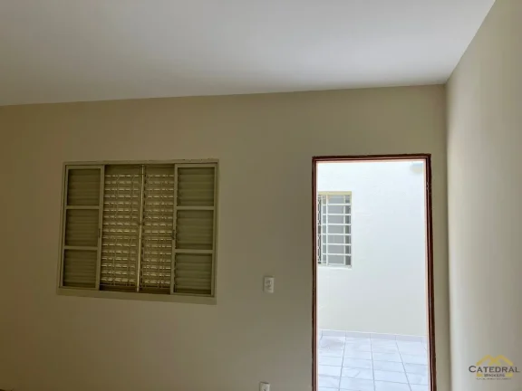 Imagem Casa Comercial na Vila Arens com 250m² por - R$ 3.500,00
