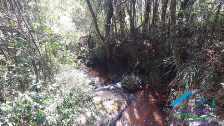 Imagem Paraíso para amantes da natureza: Terreno com cachoeira em Gonçalves!