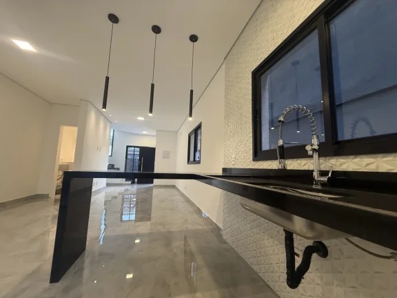 Imagem Casa a Venda com 3 Suítes e Piscina - Muito Conforto!