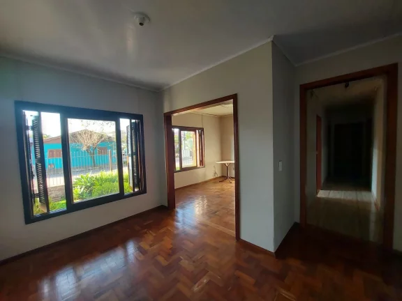 Imagem Ampla casa de 3 quartos com 145 metros construídos e 377 metros de terreno