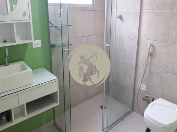 Imagem PARA INVESTIDORES! APARTAMENTO COM ELEVADOR, A 1 QUADRA DA PRAIA DO EMBARE. MUITO ABAIXO AO VALOR DE...