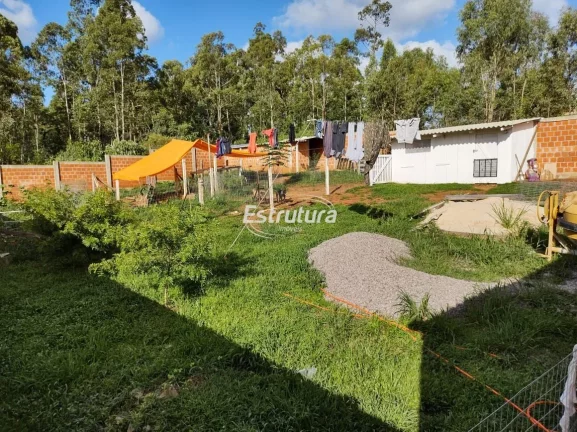Imagem Ótima casa em Itaara de 2 dormitórios com terreno amplo medindo 1.000 m² de área