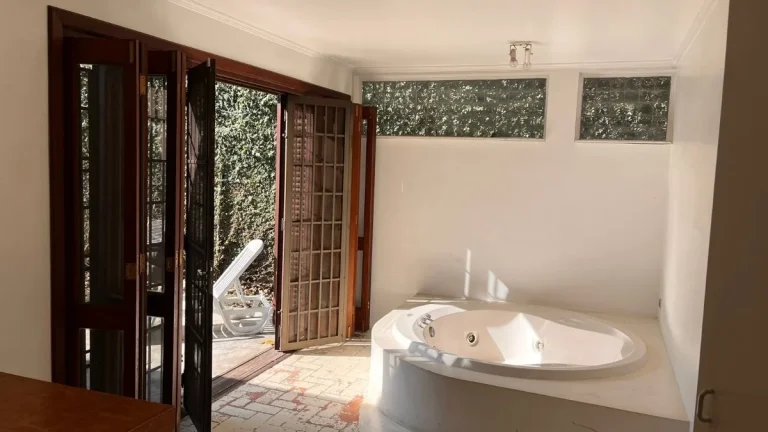 Imagem Casa Alto de Pinheiros - 400M², 4 Dorms, 2 Suítes, 6 Vagas, Alto Padrão.