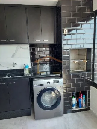 Imagem Lindo apartamento com 2 dorms (1 transformado em closet), banheiro, sala, cozinha, lavanderia e vara...