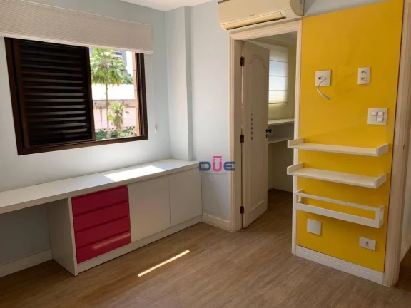 Imagem Apartamento com 3 dormitórios à venda, 211 m² por R$ 1.500.000,00 - Boqueirão - Santos/SP