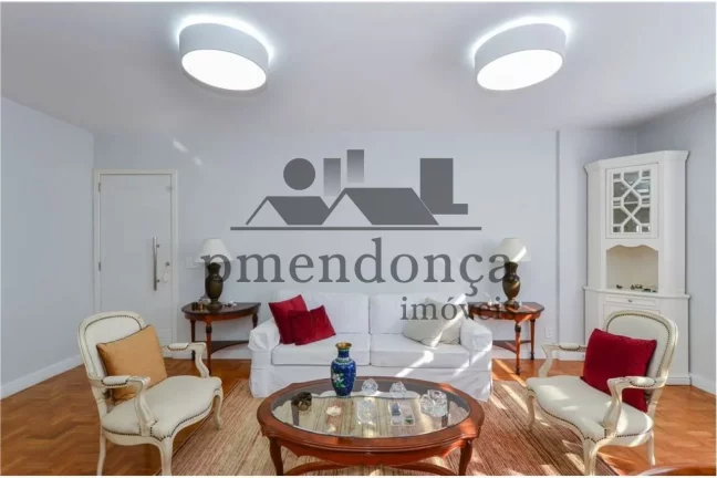 Imagem Apartamento reformado a venda em Rua tranquila de Pinheiros.