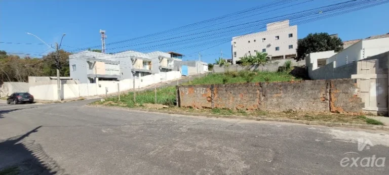 Imagem lote em jacaraipe, bairro castelandia, de esquina medindo 10x30, escriturado e registrado, pronto pra financiamento ou pagamento a vista